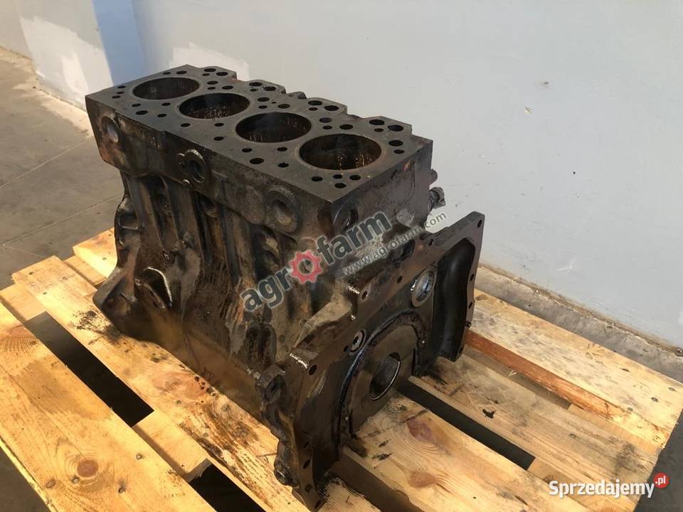 BLOK SILNIKA MASSEY FERGUSON 390