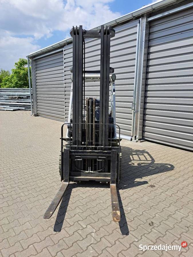 Czołowy wózek widłowy Unicarriers DX32 gaz