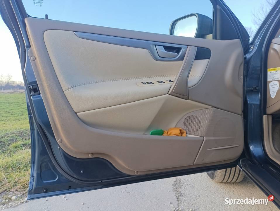 VOLVO XC70 D5 Summum Tarnów
