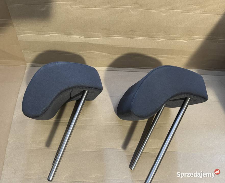 Zagłówki 2 Skoda Octavia II tylna kanapa Poznań