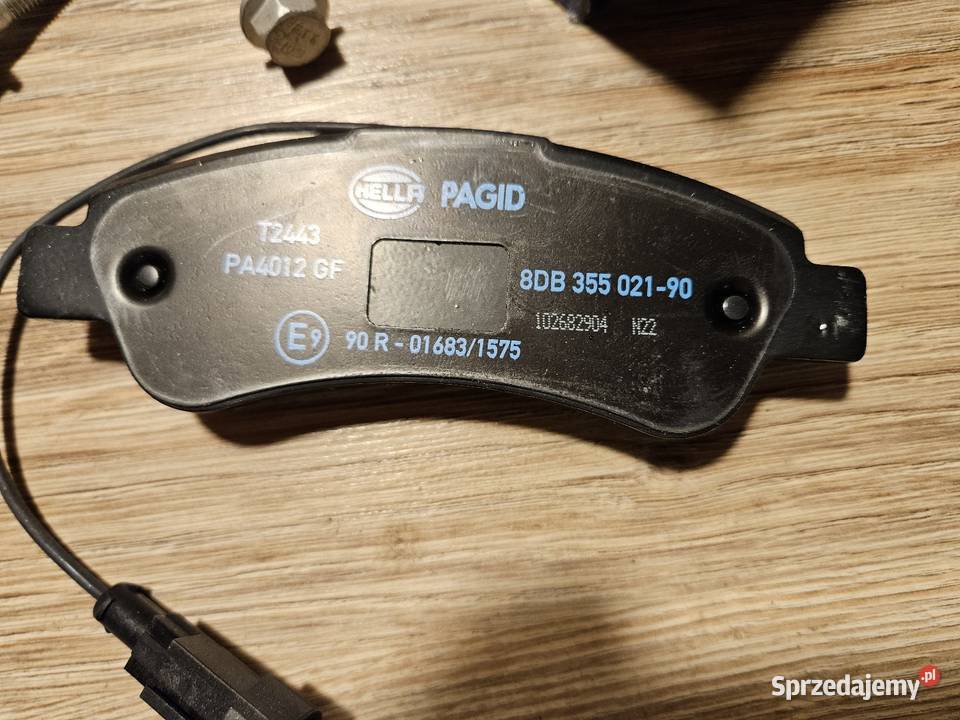 Klocki hamulcowe HELLA 8DB355021901 Klocki hamulcowe Szczerców
