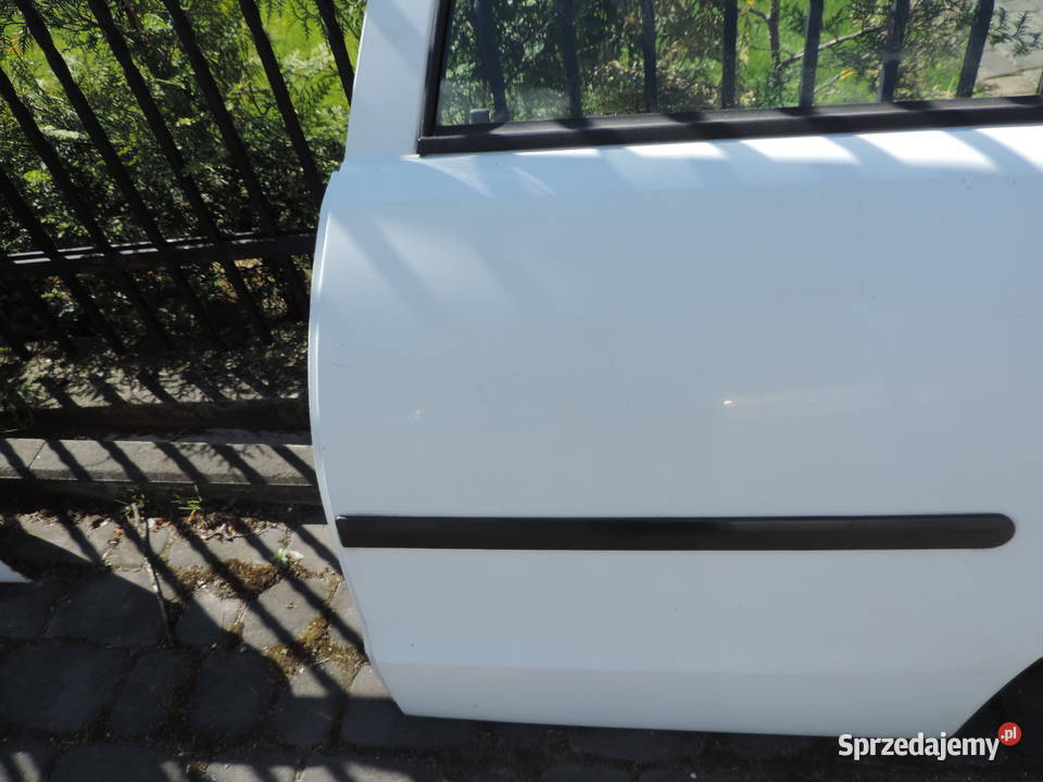 DRZWI LEWY TYŁ OPEL CORSA C 5D Rok produkcji 2002