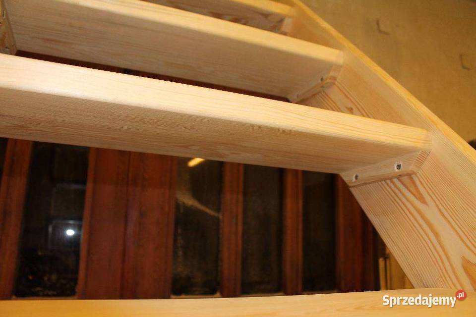 SCHODY DREWNIANE REGULOWANE SOSNOWE z BARIERKĄ Łuków