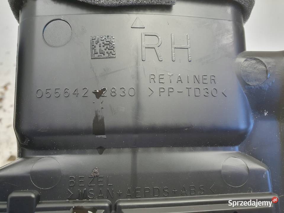 Toyota Corolla XII E21 ŚRODKOWA KRATKA NAWIEWU Kratki nawiewu lubelskie Rudka