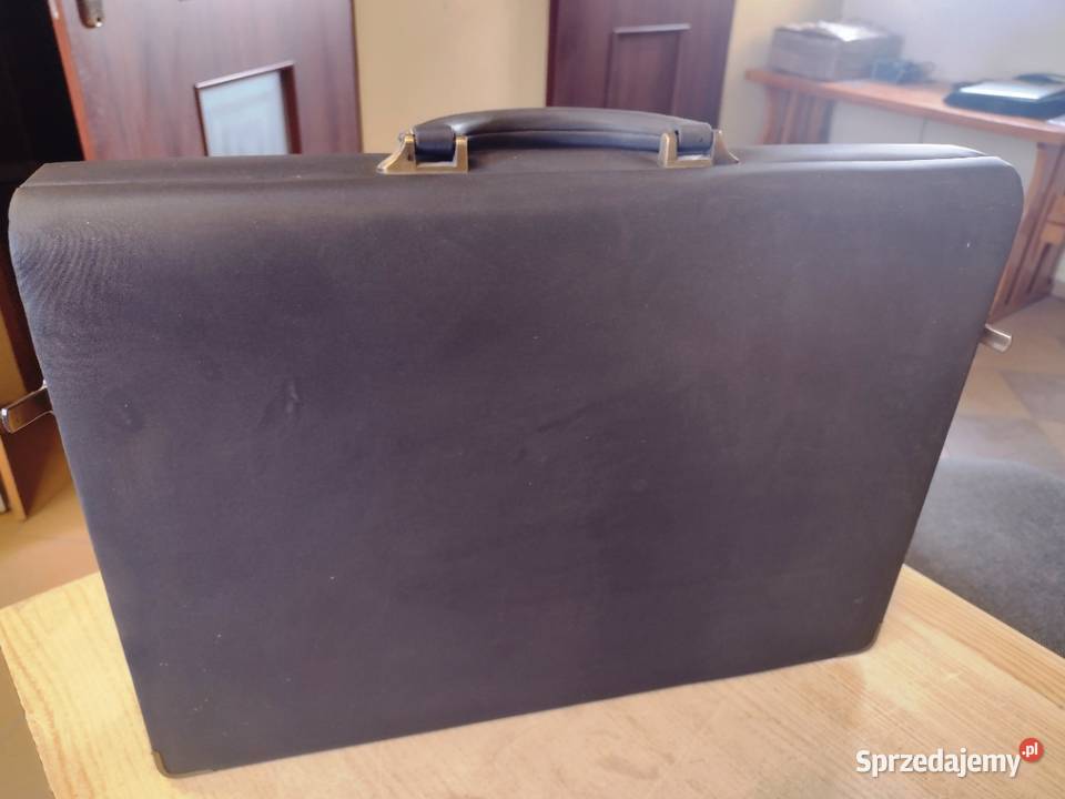 Neseser teczka dyplomatka na dokumenty