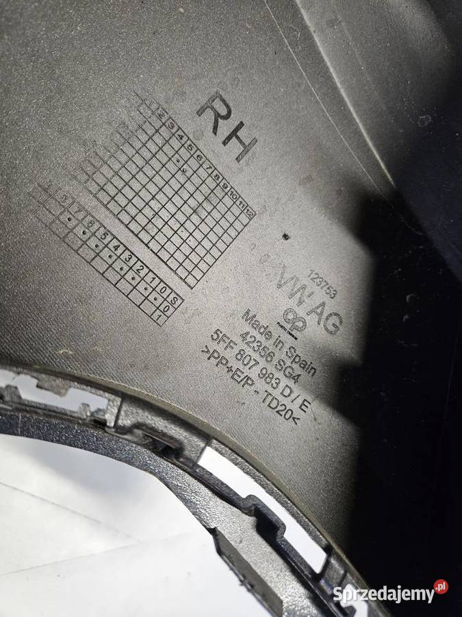 CUPRA FORMENTOR LIFT 5FF NAROŻNIK PRAWY ZDERZAKA