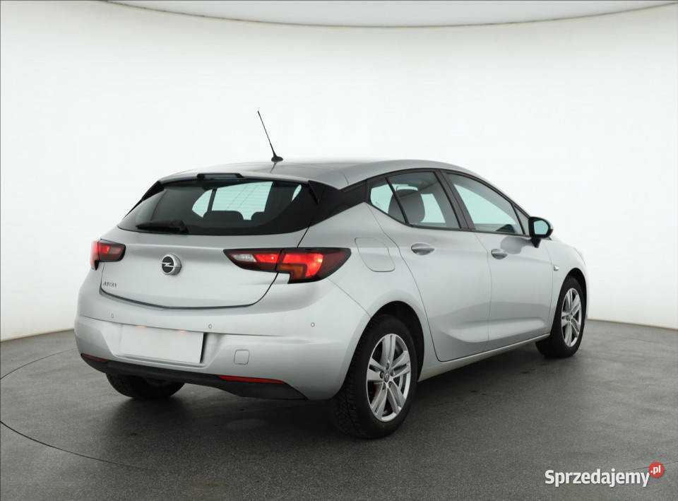 Opel Astra 12 Turbo Hatchback
