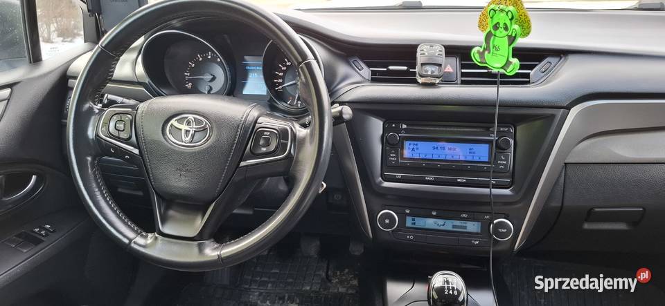 Toyota Avensis 18 benzyna Polski salon ESP Elbląg