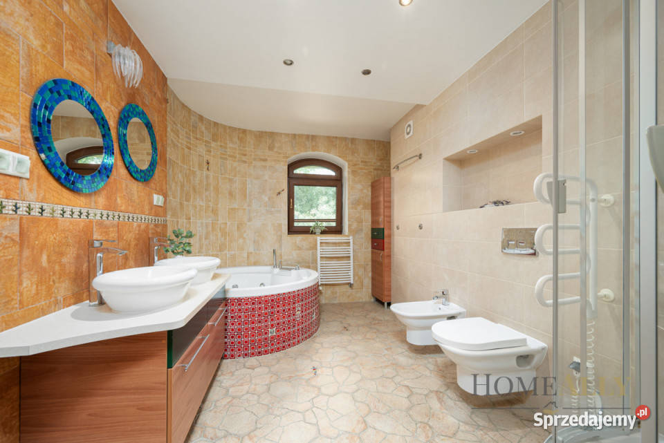 sprzedaży domu wolnostojącego 430m2 Szeligi mieszkalny