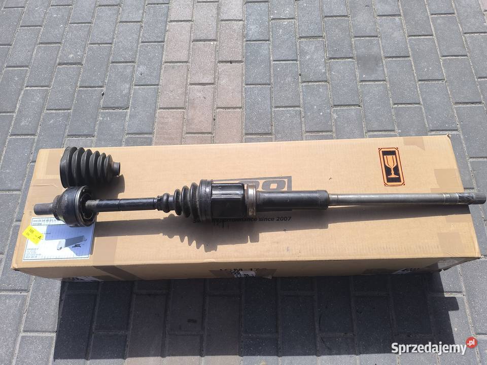 Półoś prawa Volvo s40II manual 25t AWD osobowe Udrzynek