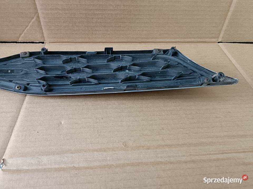 Grill ATRAPA KIA RIO SEDAN 863511W230 CHROM Drezdenko sprzedam