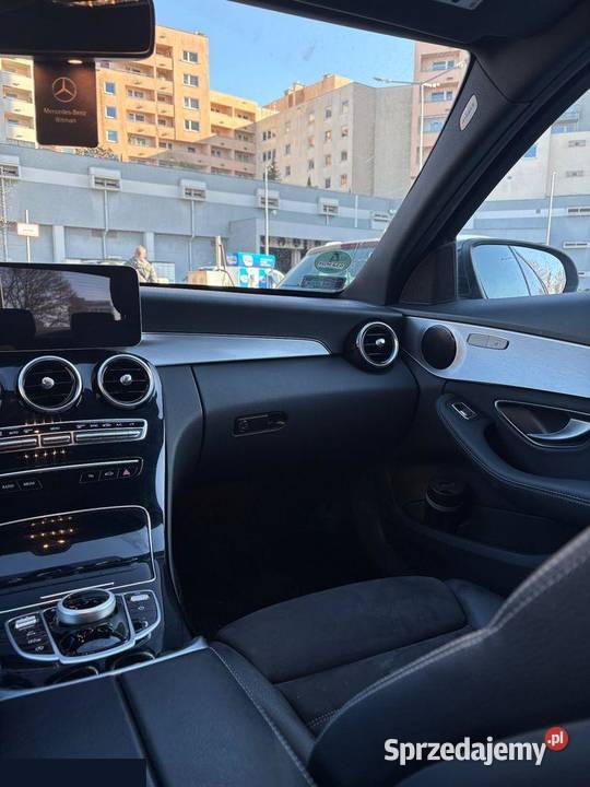 MercedesBenz Klasa C 200 15 4MATIC 9GTRONIC 184