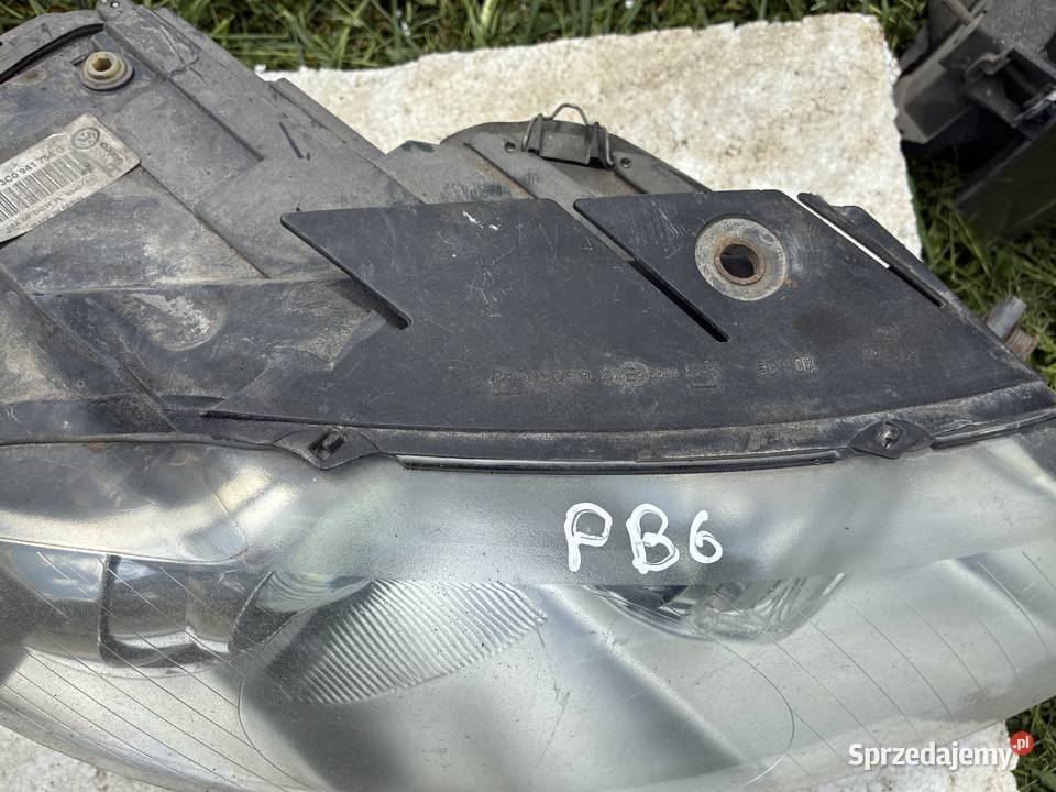 Lampa Prawa Przód Volkswagen Passat B6 Bi Xsenon osobowe Wisznice