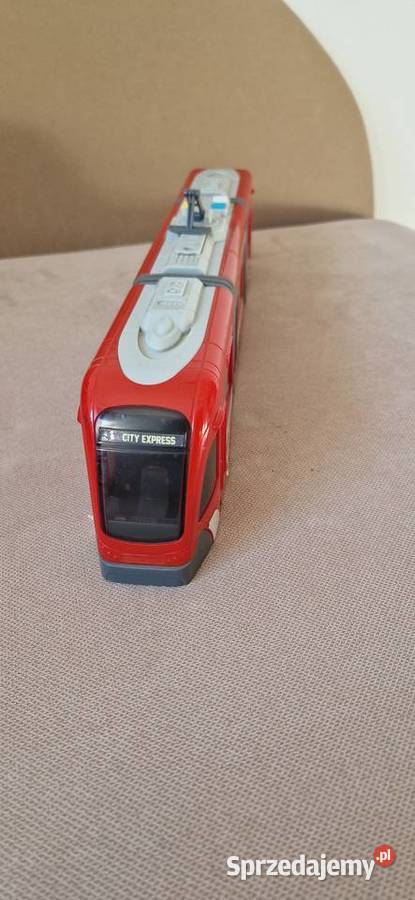 pociąg kolejka dźwięk otwierane drzwi czerwony Kraków