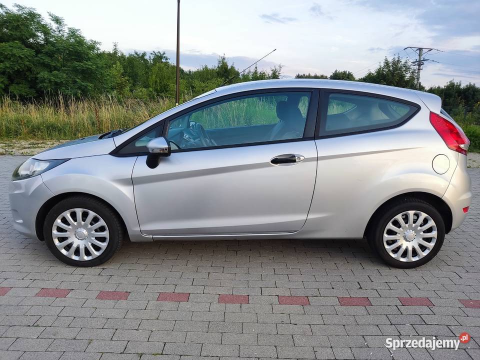 Ford Fiesta ŁADNA Z klimą NAWIGACJA12 Benzynka Strzyżowice sprzedam