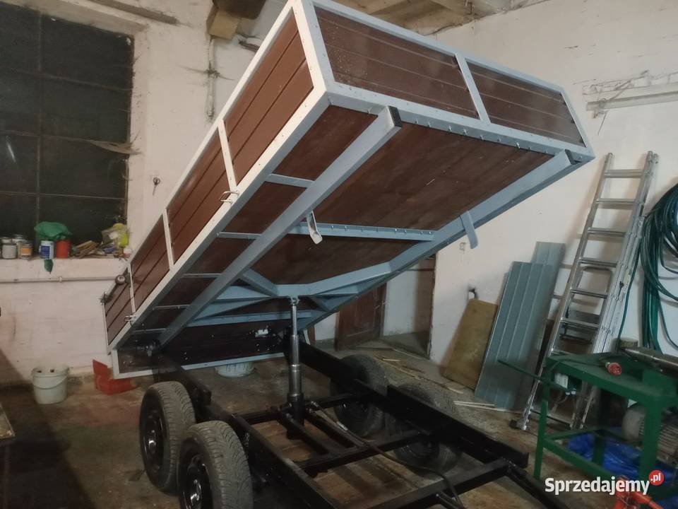 Przyczepa samochodowa przyczepka z kiprem