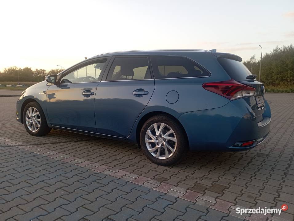 Toyota Auris 18 hybrid Łęczna