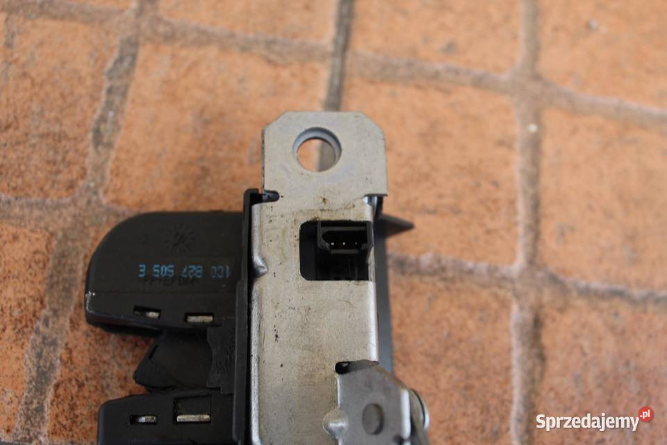 ZAMEK KLAPY BAGAŻNIKA TYŁ VW BEETLE 1C0827505E