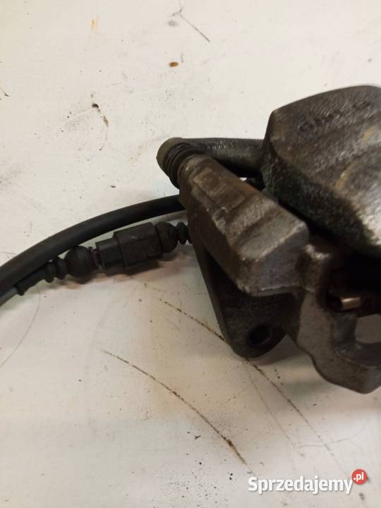 ZACISK HAMULCOWY PRAWY PRZÓD 20 TDI Skoda Karoq