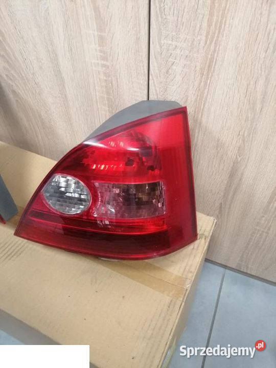 Honda Civic VII lampa tył prawa lewa Kozubszczyzna