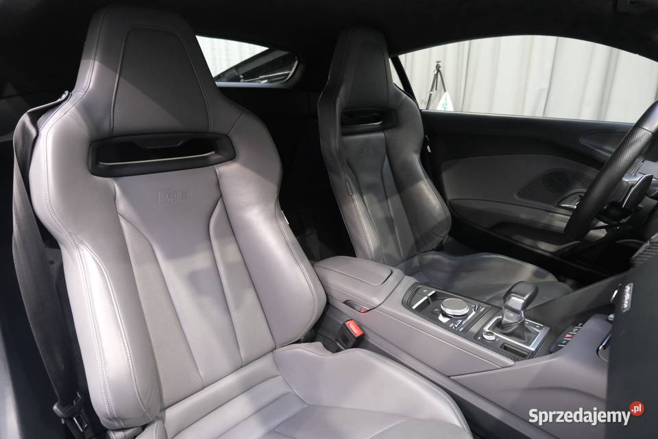 AUDI R8 520400 ccm 611