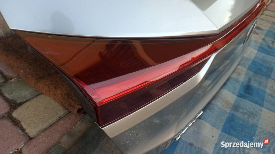 Lexus UX 200 250 Blenda klapy tył 1822 Światło