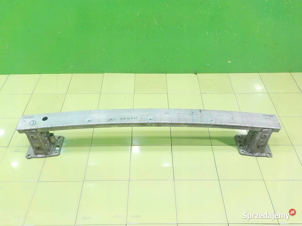 AUDI A3 8P II LIFT 18 B 09r belka zderzaka przod