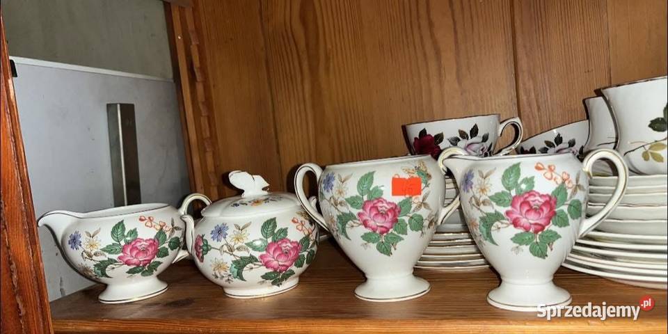 Cukiernica Wedgwood z motylkami Gdańsk