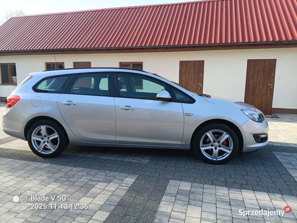 Opel AstraJ 2012 14 B Przebieg 252 szary Radom