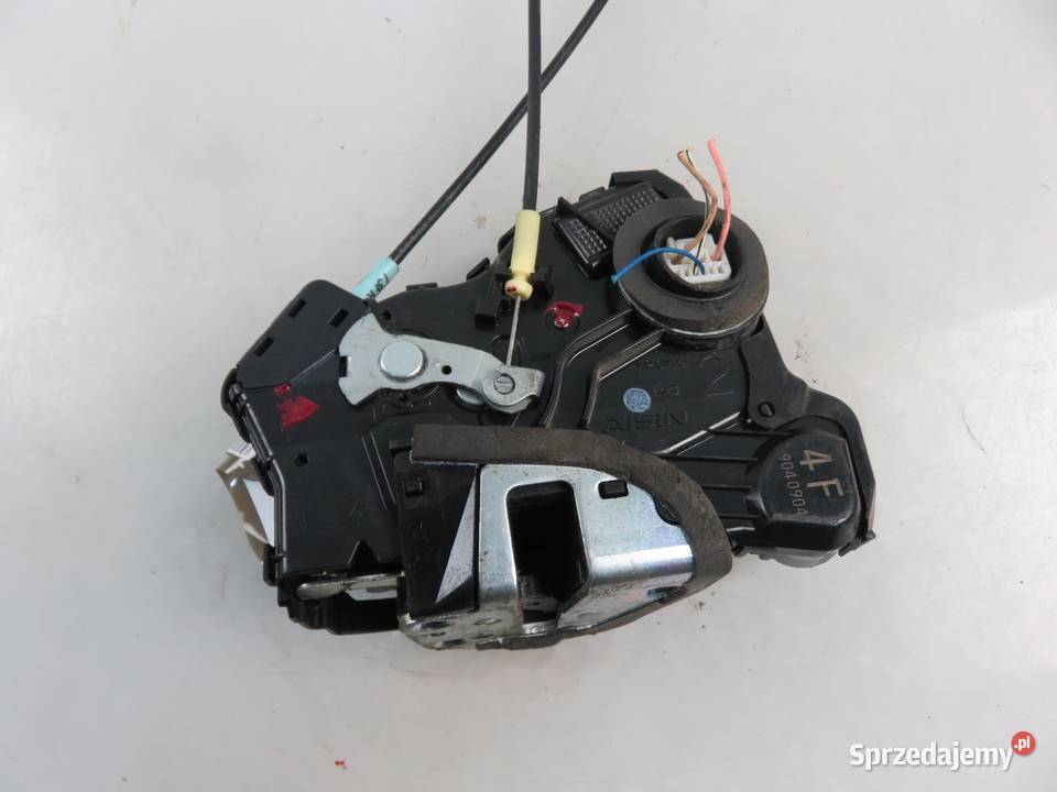 ZAMEK PRAWY PRZEDNI TOYOTA URBAN CRUISER sprzedam