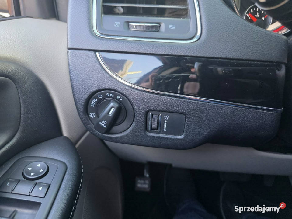 Dodge Grand Caravan 36 Benzyna 286 Klimatyzacja komputer pokładowy Słupsk