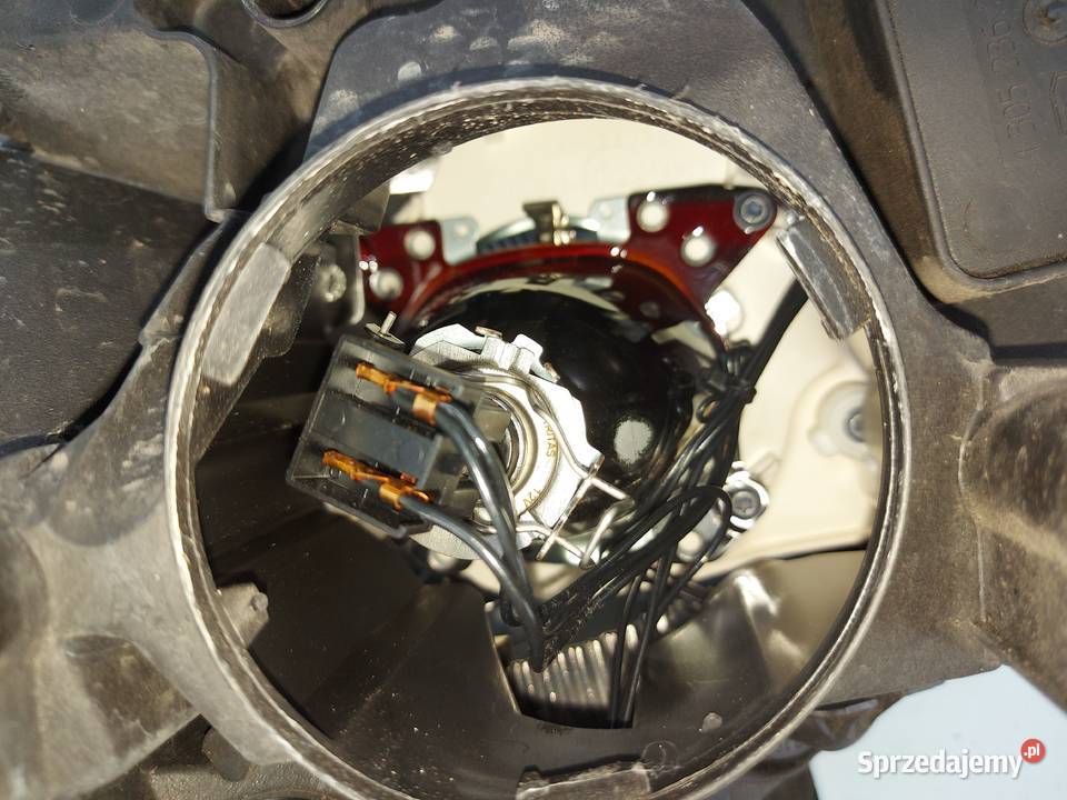 MERCEDES CLC CL203 10r lampa prawa przód ANGLIK Kielce