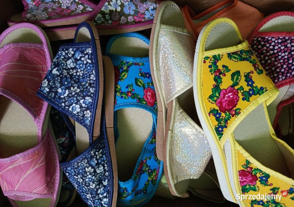 Nowe damskie kapcie rękodzieło Sandały i klapki małopolskie Rabka-Zdrój