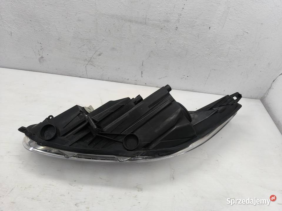 LAMPA PRAWY PRZÓD FORD FIESTA MK7 LIFT Lampy przeciwmgielne Lampy przeciwmgielne sprzedam