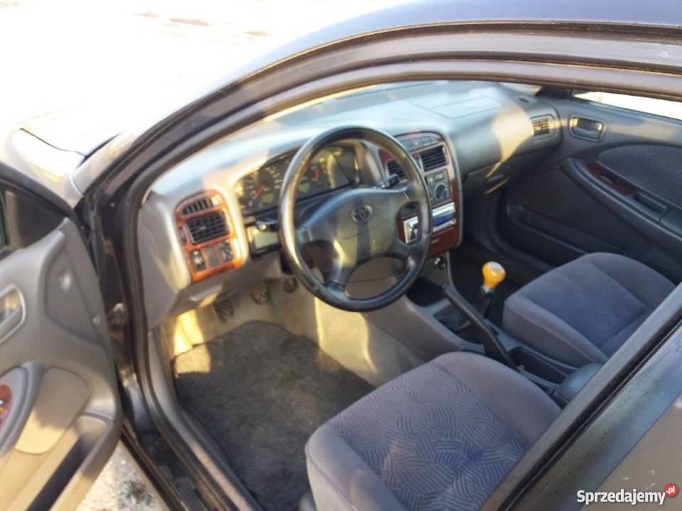 TOYOTA AVENSIS 20 td KOMBI czarny Żukczyn