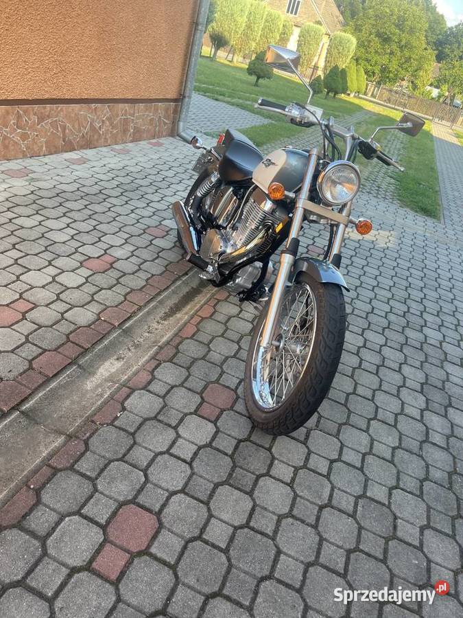 Motocykl 8000km Suzuki Podole