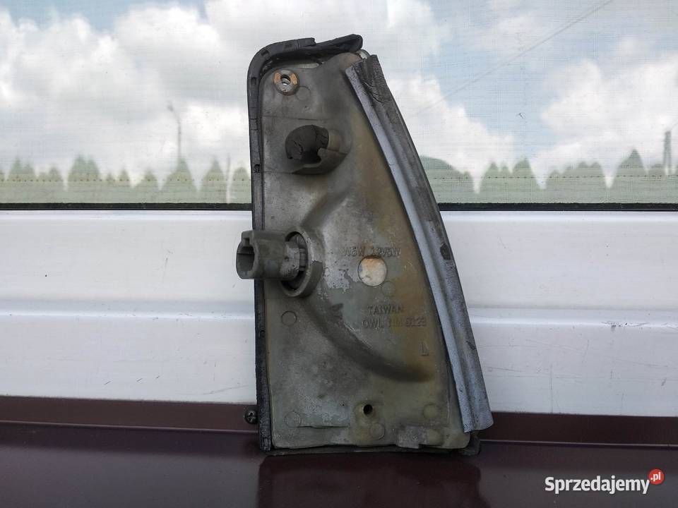 Nissan Micra K10 lampa pozycyjna postojowa lewa Sieradz