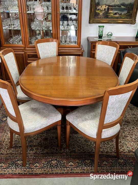 Okrągły stół włoski rozkładany z sześcioma