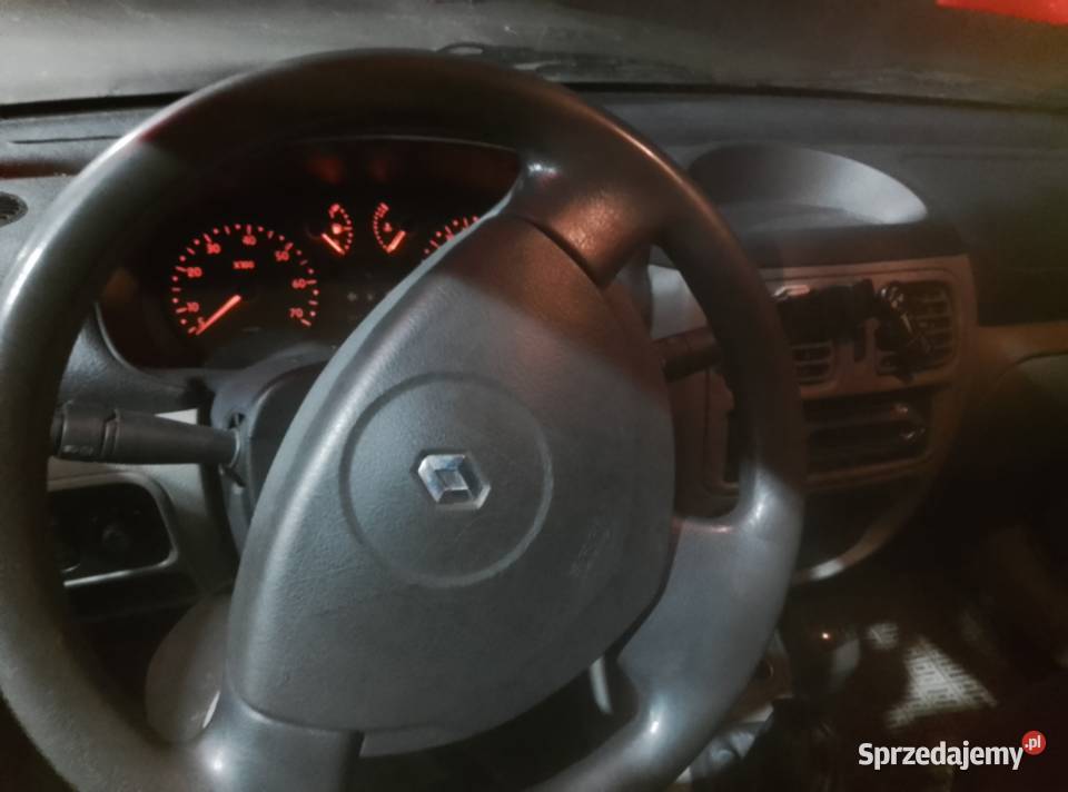 Sprzedam ładną Renóweczke manualna