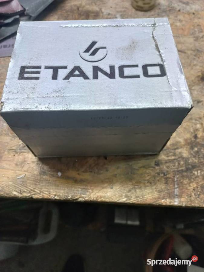 WKRĘTY FARMERSKIE ETANCO 48X35mm RAL 9005 Zbójno