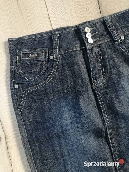 Spódnica olówkowa z ciemnego denimu Dębica