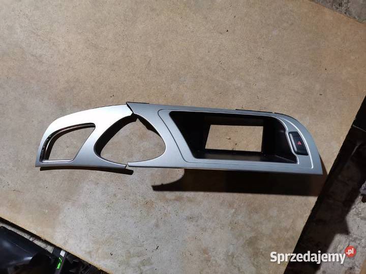 Ramka licznika Audi A4 B8 Rok produkcji 2010 dolnośląskie Zgorzelec