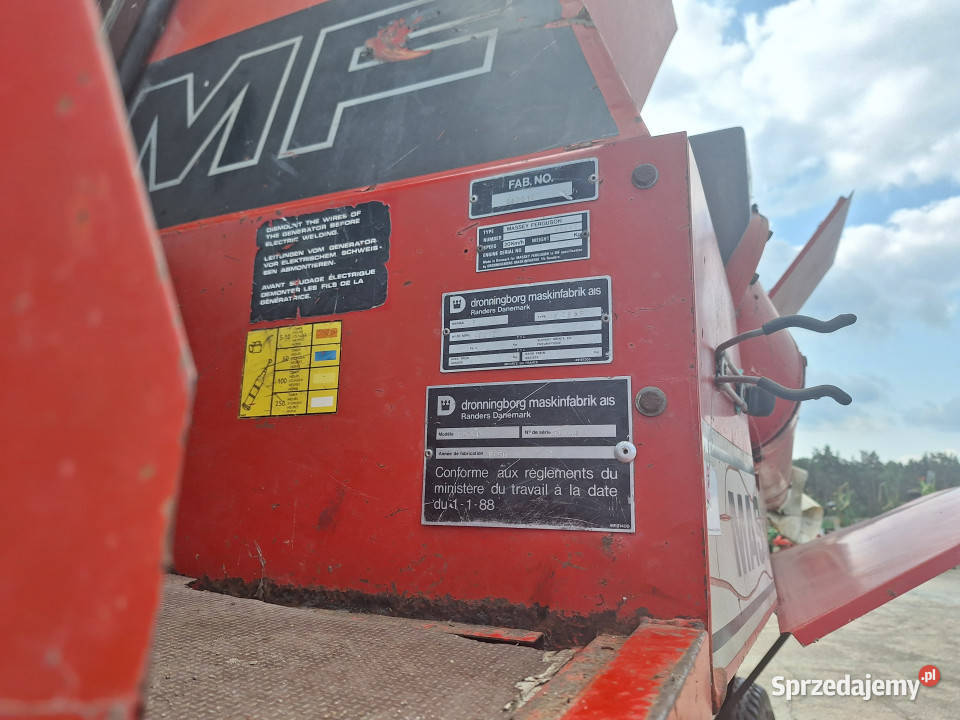 Kombajn zbożowy MasseyFerguson nieuszkodzony Szlachcin
