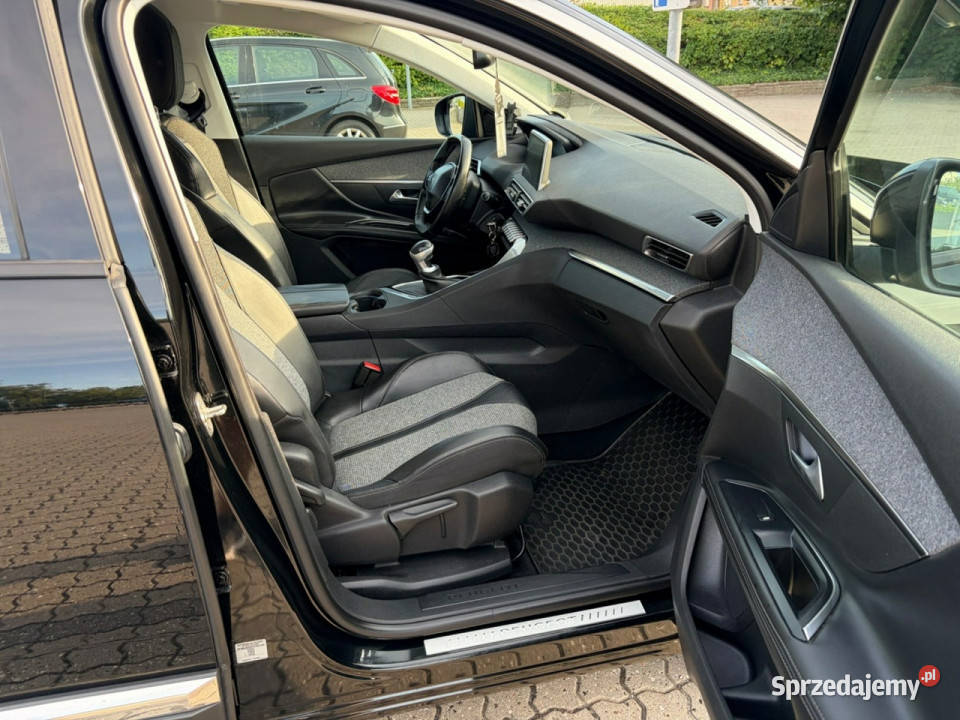 Peugeot 5008 II 2017 VAT marża Sadlno