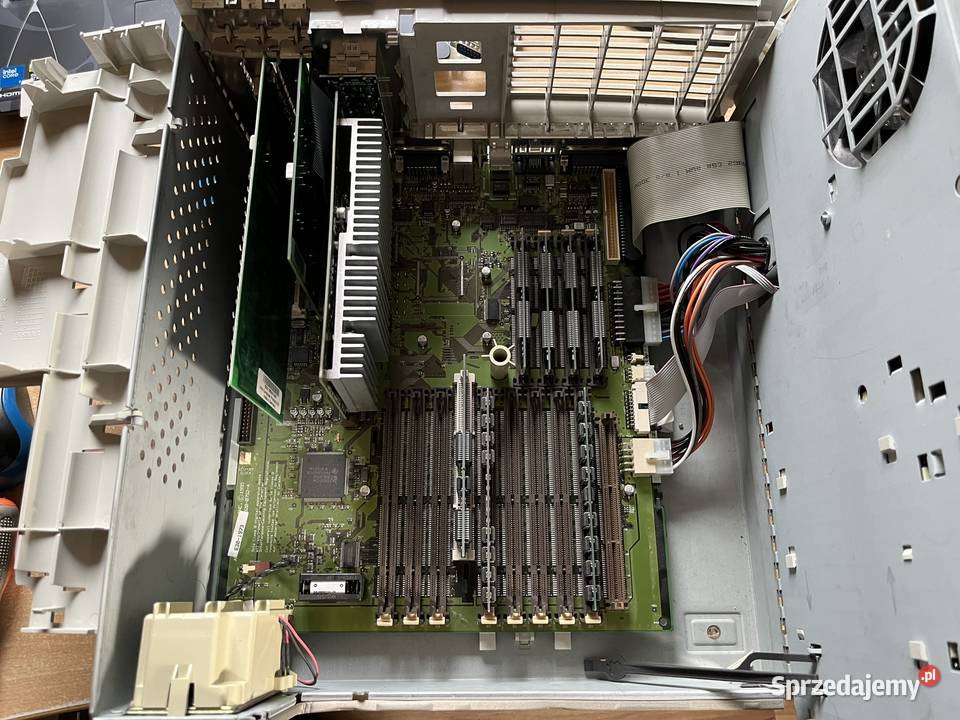 Zabytkowy komputer Apple Power Macintosh 7600120 Brzana