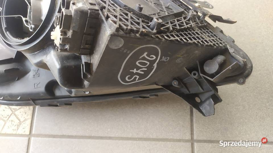 Toyota Prius 2003 2004 2005 lampa prawa Byków sprzedam