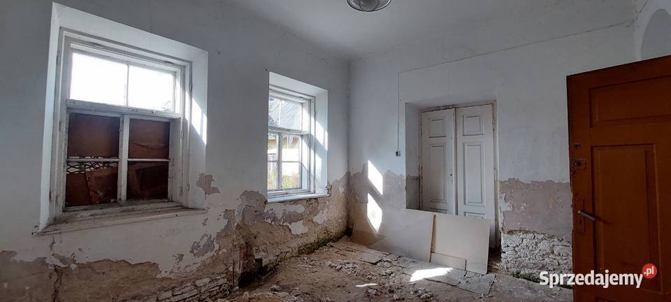 Nietuzinkowa nieruchomość w centrum Piask Piaski sprzedam