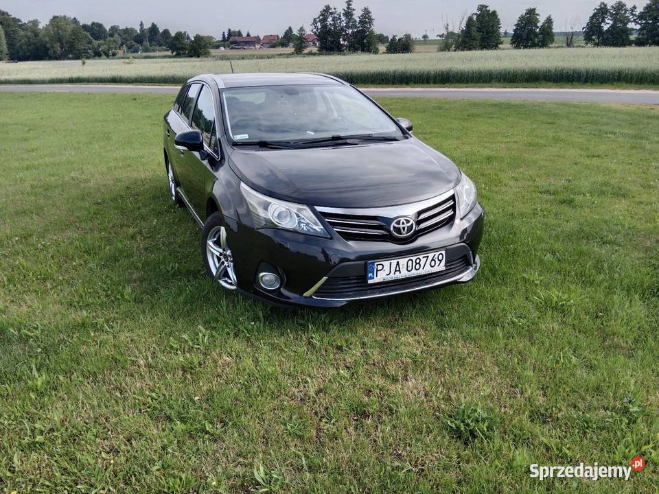 Toyota Avensis Kombi 18 benzyna gaz czarny wielkopolskie Cerekwica Nowa