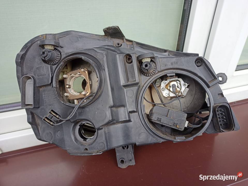 VW Polo 9N IV FL LIFT lampa przednia lewa Sieradz