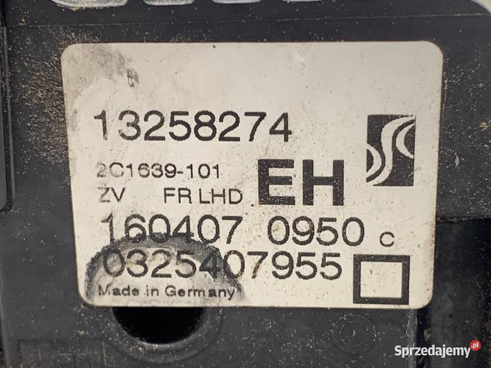 ZAMEK DRZWI PRAWY PRZÓD OPEL CORSA D Hatchback